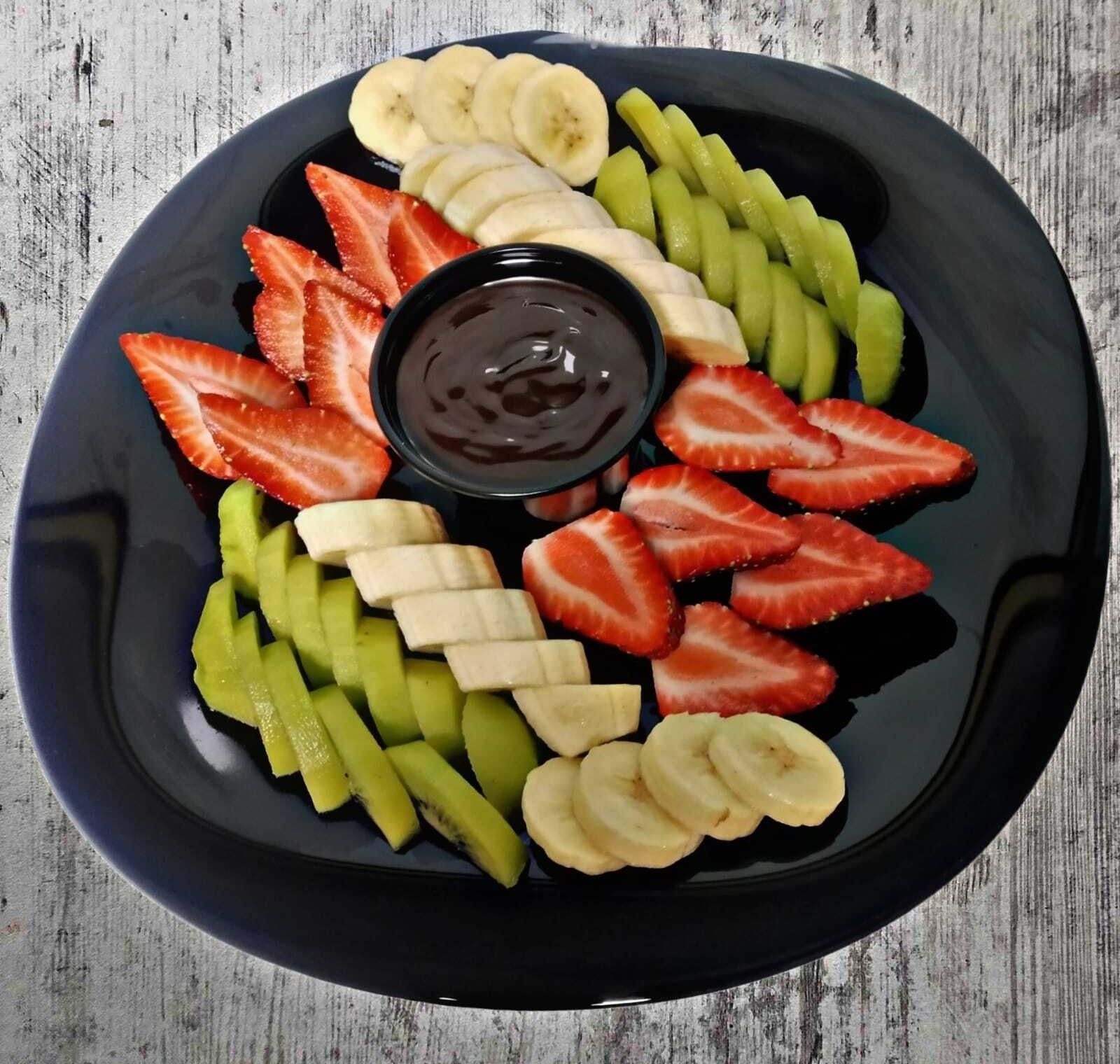 Bitter Çikolatalı Meyve Tabağı